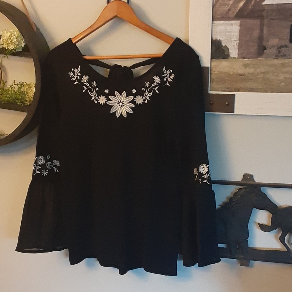 Pretty bell sleeves top